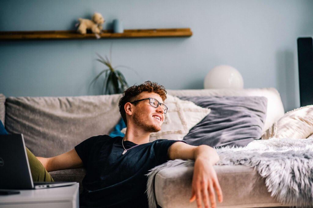 Viele Studierende oder Auszubildende spielen mit dem Gedanken, ein Semester oder ein Praktikum im Ausland zu absolvieren: Erasmus+ bietet Unterstützung.